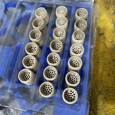 Produïu peces de plàstic PEEK d'alt rendiment per als clients